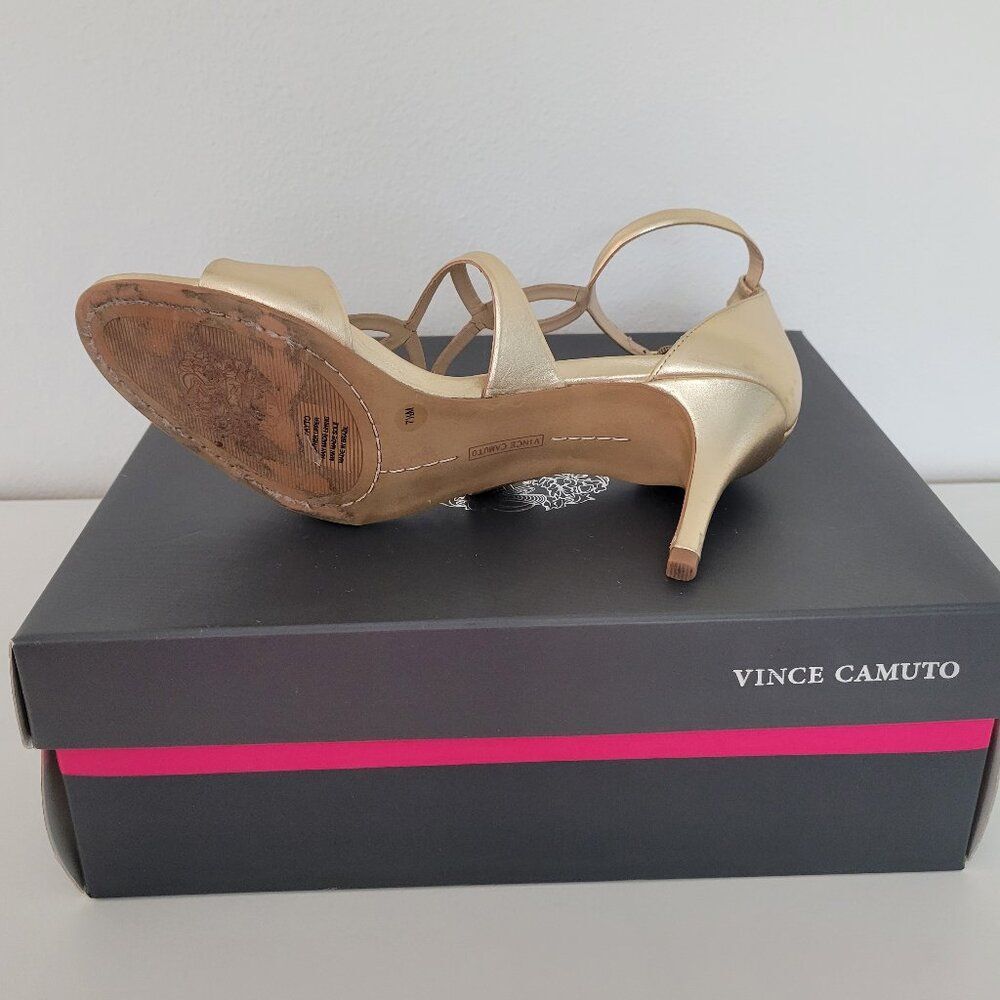 VINCE CAMUTO Mid Heel VC-PAYTO Ankle Sandals in Egyptian Gold ~ 7.5M - Picture 8 of 10
